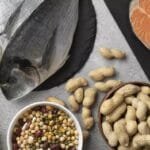 É importante uma alimentação adequada rica em ômega-3 ao longo do processo de envelhecimento.