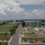 Com a liberação, o volume de recursos congelados no Orçamento deste ano caiu de R$ 19,3 bilhões para R$ 17,6 bilhões