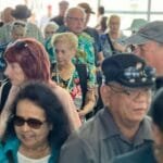 O cruzeiro trouxe a bordo cerca de 2,3 mil turistas, em sua grande parte estrangeiros