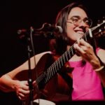 Museu da Imagem e do Som recebe show da artista Rebeca Câmara