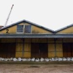 Duas centenas de bags estão posicionadas, contendo areia e argila nos seus interiores