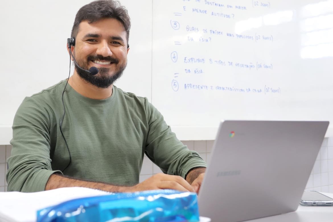 Prefeitura de Fortaleza lança plataforma Professor Online