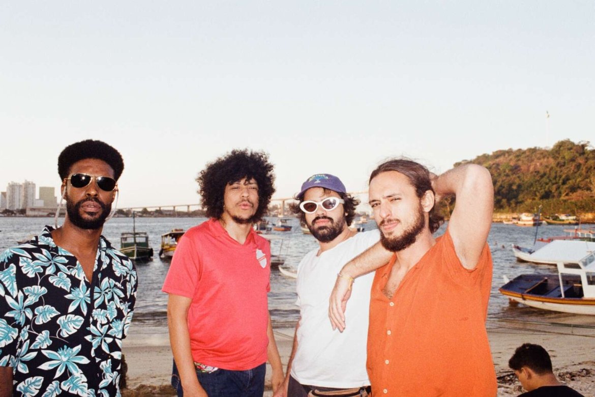 Boogarins apresenta show “BACURI” no Dragão do Mar em outubro
