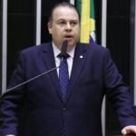 Comissão aprova prazo de 24 horas para plataformas digitais removerem conteúdos considerados nocivos