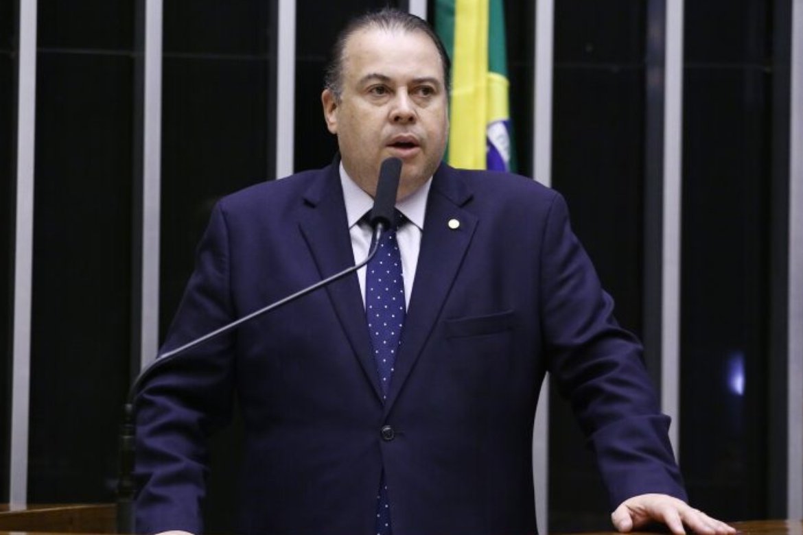 Comissão aprova prazo de 24 horas para plataformas digitais removerem conteúdos considerados nocivos