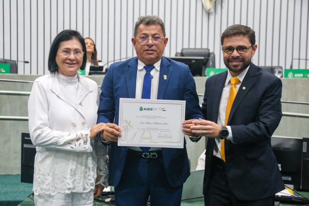 Assembleia homenageia os 38 anos de emancipação de Pindoretama