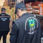 Quase 200 litros de óleo lubrificante falsificado são apreendidos em Aquiraz