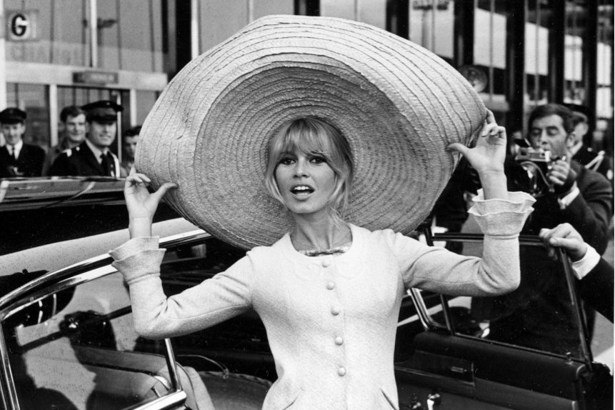 Brigitte Bardot morre aos 91 anos.