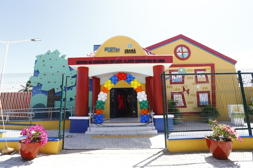 Governo do Ceará entrega CEI e inicia obra de estrada em Fortim