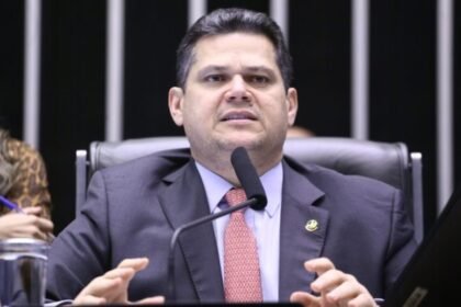 Alcolumbre pedirá parecer jurídico da Câmara e do Senado sobre decisão de Gilmar Mendes