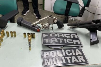 PMCE captura quatro suspeitos de tentativa de homicídio com armas e drogas em Canindé