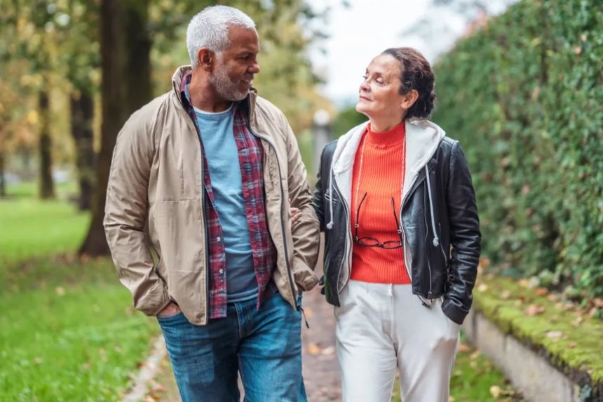 Dar 3.000 passos por dia pode retardar a doença de Alzheimer.