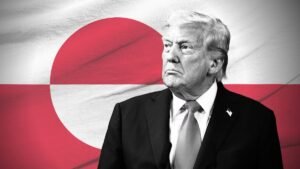 Ilustração de Donald Trump em primeiro plano, com a bandeira da Groenlândia ao fundo, representando a disputa geopolítica sobre o território autônomo ligado à Dinamarca.