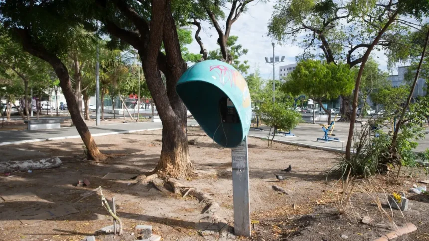 orelhões serão extintos a partir de 2026.