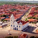 Vista da cidade de Aracati, no Ceará, que registrou queda nos homicídios em 2025