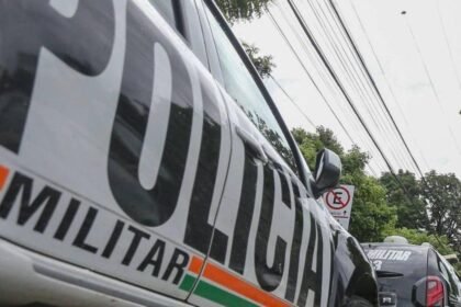 A dupla foi presa pela Polícia Militar no momento em que se preparava para realizar um novo assalto em Caucaia.