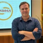 Presidente do Sindpan, Alex Martins, durante a primeira reunião da diretoria em 2026, realizada na Casa da Indústria, em Fortaleza.