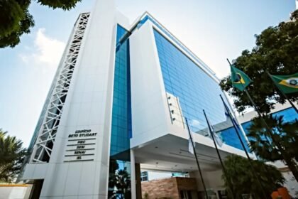 Fachada da Casa da Indústria, sede da FIEC, em Fortaleza, onde será realizado o evento Finep pelo Brasil sobre financiamento à inovação.