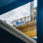 Estrutura industrial da Gerdau em Maracanaú, no Ceará, unidade produtora de aço que retomou as operações após período de paralisação.