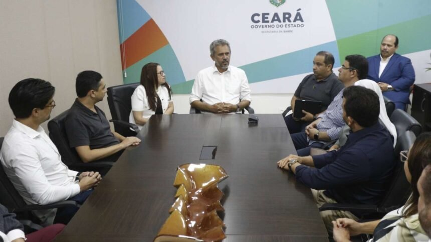 Reunião do governador Elmano de Freitas com gestores da Saúde e prestadores de serviços para lançamento de edital de cirurgias eletivas no Ceará.
