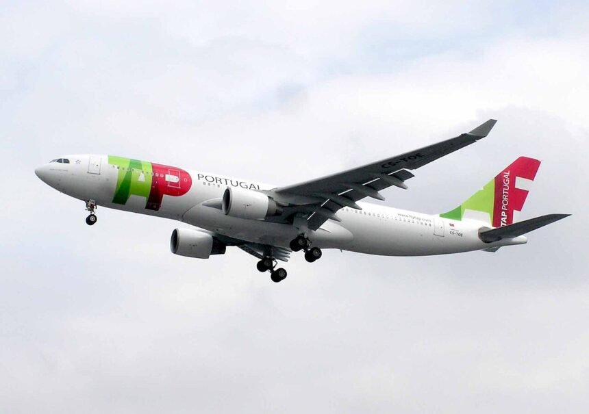 Aeronave da TAP Air Portugal em operação internacional, companhia que ampliará voos entre Fortaleza e Lisboa a partir de outubro.
