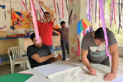 Pacientes participam de atividades de Terapia Ocupacional no Hospital de Saúde Mental Professor Frota Pinto, como parte do tratamento para dependência química e reintegração social.