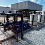 Equipamentos do sistema de tratamento de água com tecnologia de osmose reversa instalados em obra da Cagece em Jericoacoara.