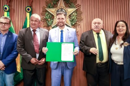 Assinatura de convênio do Procon Alece com municípios do Ceará, incluindo Cascavel e Beberibe.