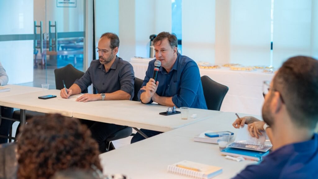 Reunião da diretoria do Sindpan na Casa da Indústria, em Fortaleza, durante o planejamento das ações do setor de panificação para 2026.