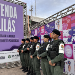 Tendas Lilás do Governo do Ceará com agentes de segurança durante o Carnaval, em ação de combate à importunação sexual e acolhimento às mulheres.