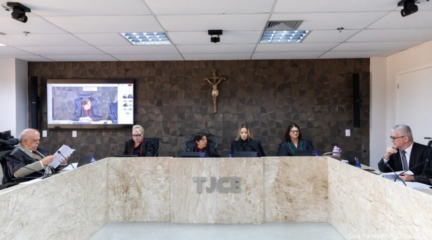 1ª Câmara de Direito Público do Tribunal de Justiça do Ceará durante sessão que manteve indenização à mãe de criança morta em obra do Cinturão das Águas.